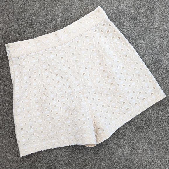 Zara cream beige shorts with cutwork embroidery size Medium Bohemian Cottagecore - Picture 8 of 16